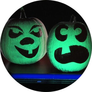 Celebres Castaween? Fes aquesta carabassa brillant!