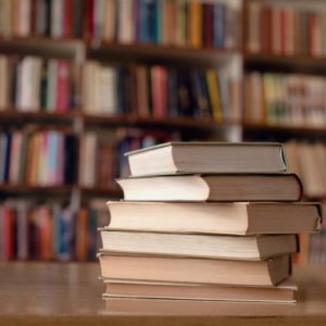 Autors com Cristina Correro, David Bueno o María Couso acaben de publicar obres enfocades en l'educació i els joves