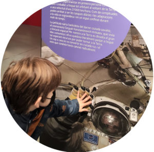 Segur que alguna vegada t'has preguntat com deu ser viure dins d'una estació espacial. Ara pots fer-te'n una bona idea gràcies a la rèplica que el Museu Nacional de la Ciència i la Tècnica de Catalunya exhibeix a l'exposició 