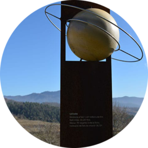 Les escultures d'Enric Pla permeten descobrir les distàncies i proporcions entre els planetes.