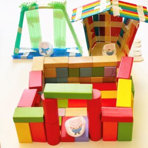 Construeix les casetes dels tres porquets